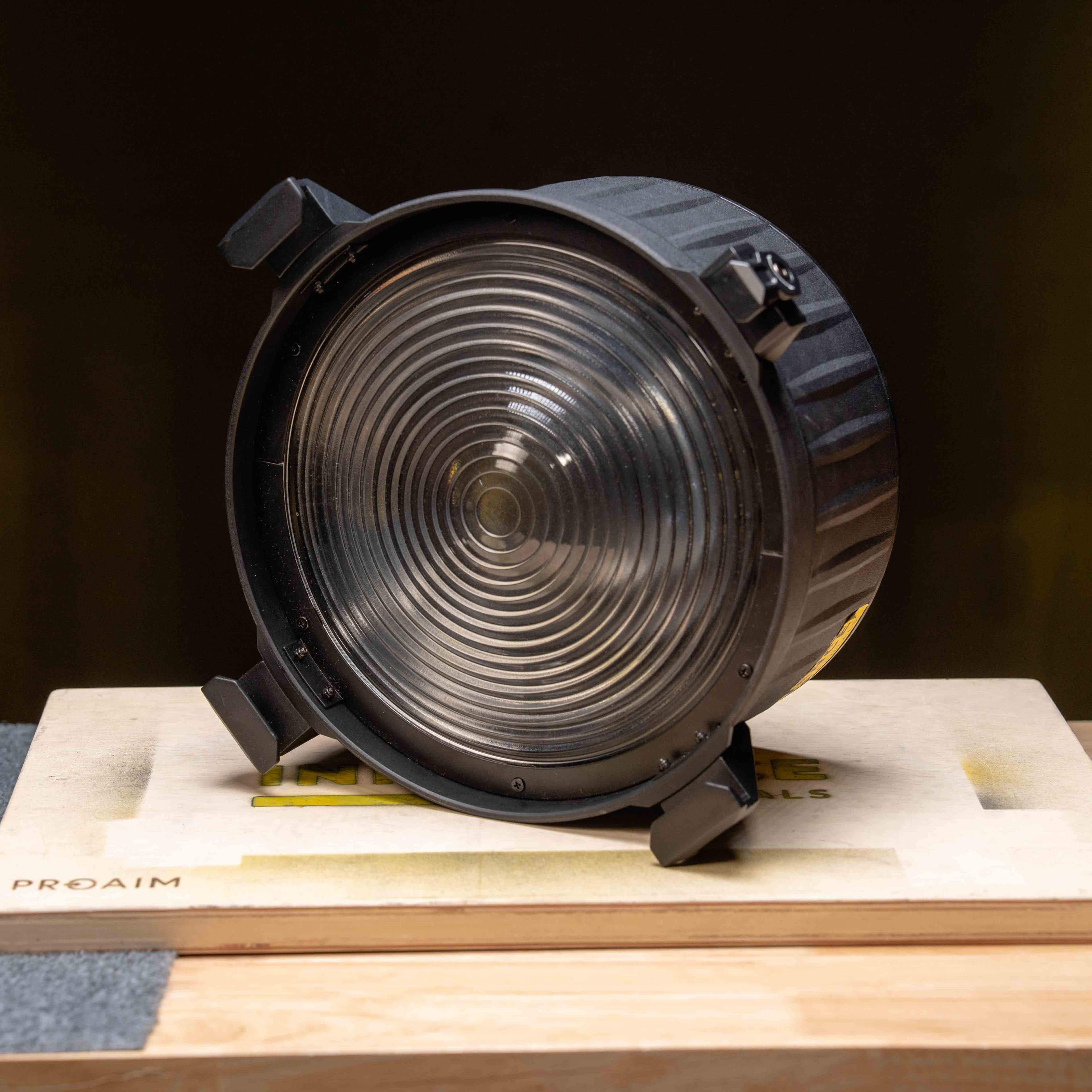 F10 Fresnel (Bowens Mount)