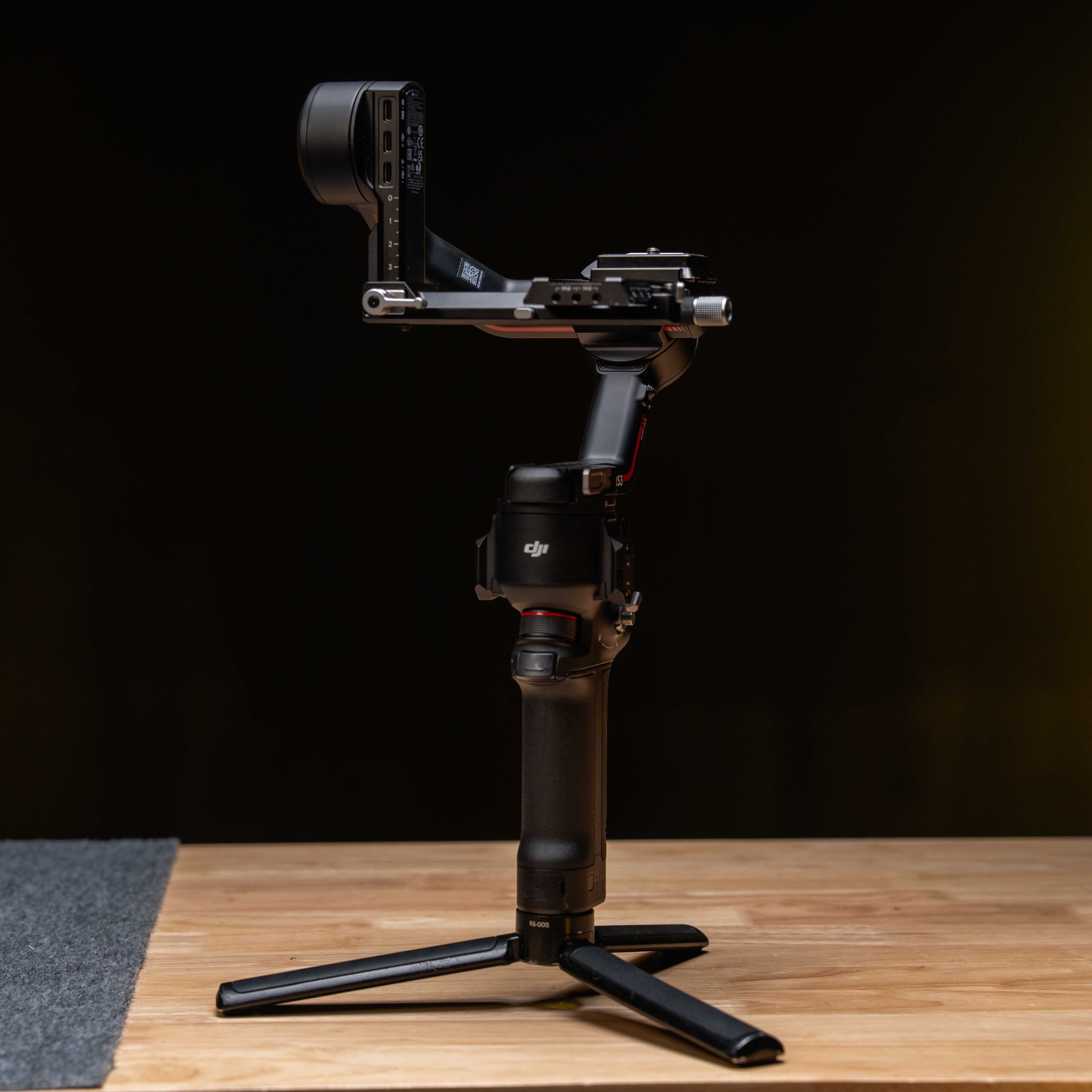 DJI RS 2 Pro Gimbal Stabilizer Combo with Soft Case